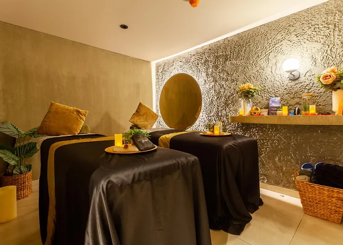 Luxury Ultramodern In Club House With Pool