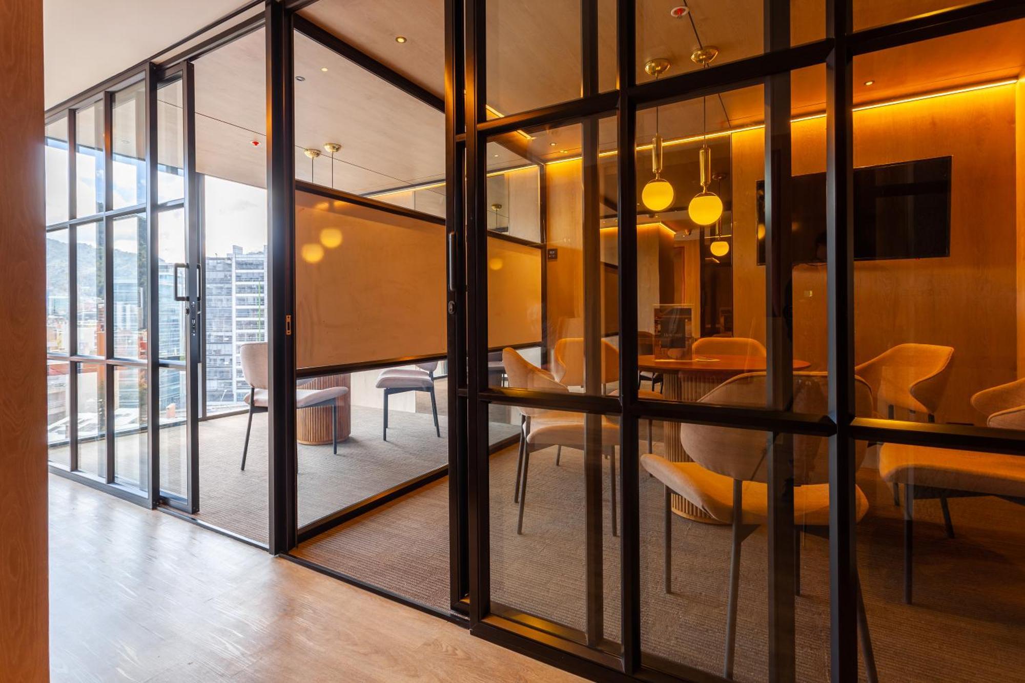 Luxury Ultramodern In Club House With Pool Apartamento